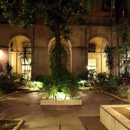 Caroline Rooms Рим Екстериор снимка