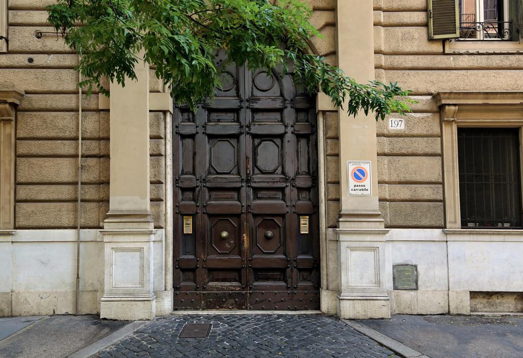 Caroline Rooms Рим Екстериор снимка