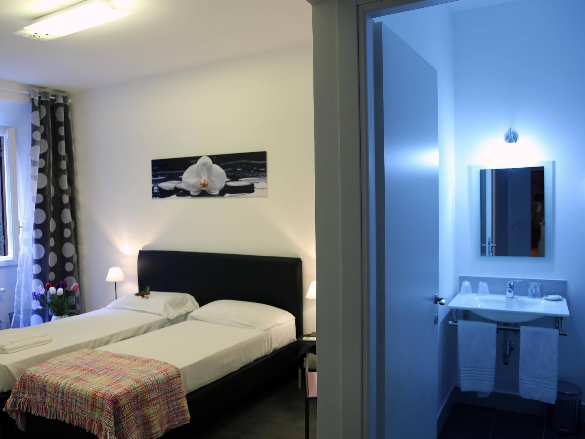 Caroline Rooms Рим Екстериор снимка
