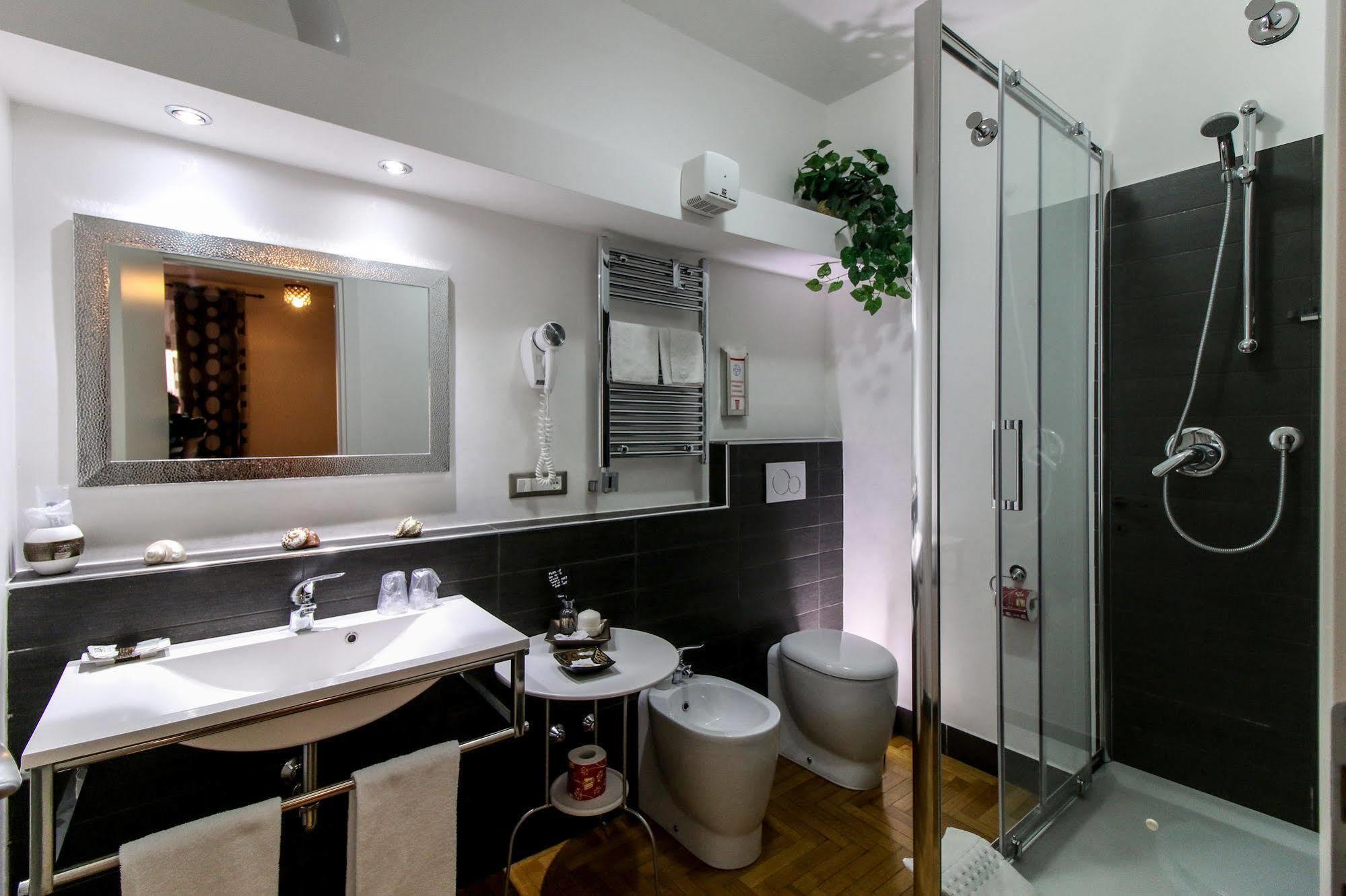 Caroline Rooms Рим Екстериор снимка