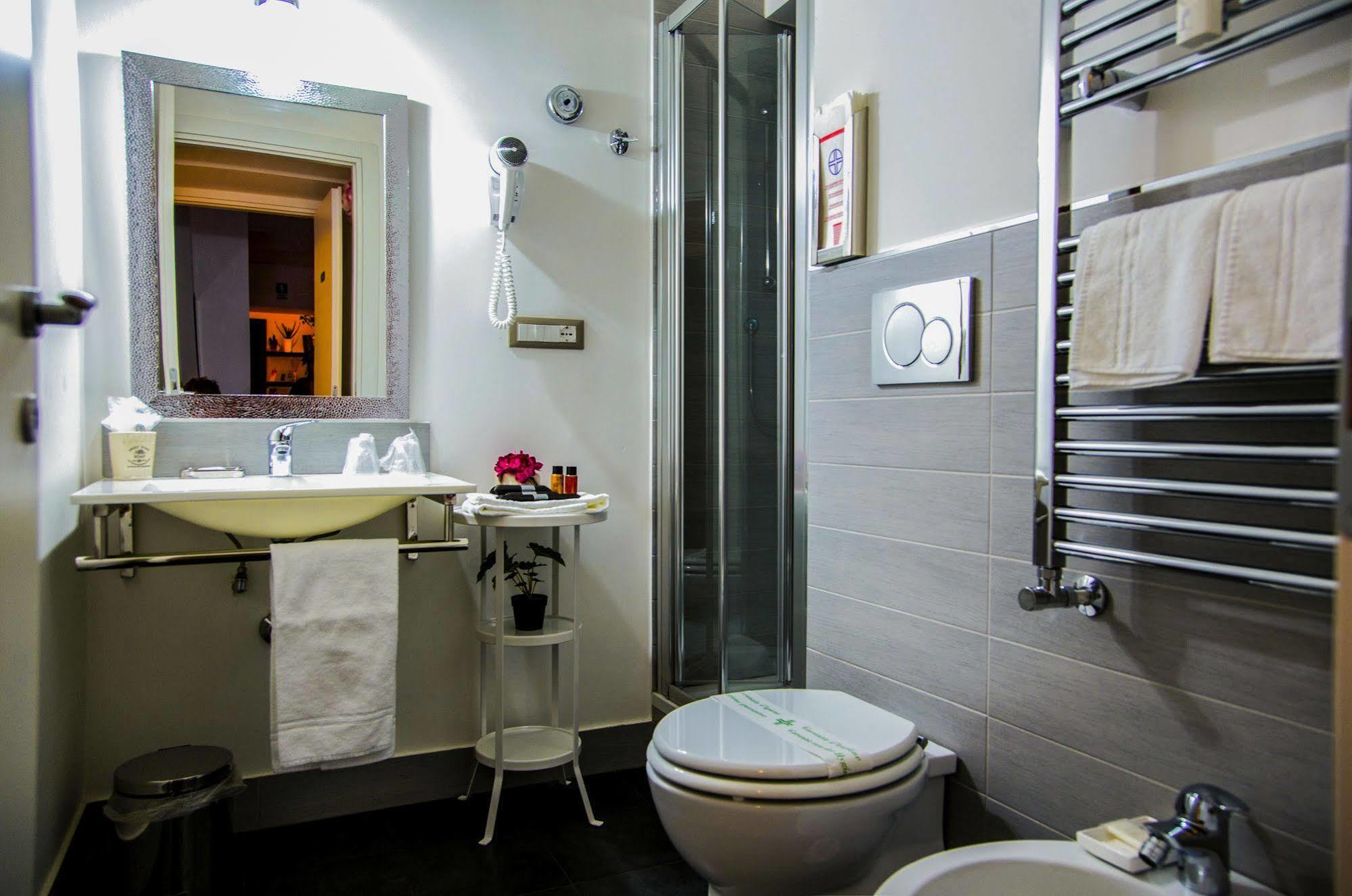 Caroline Rooms Рим Екстериор снимка
