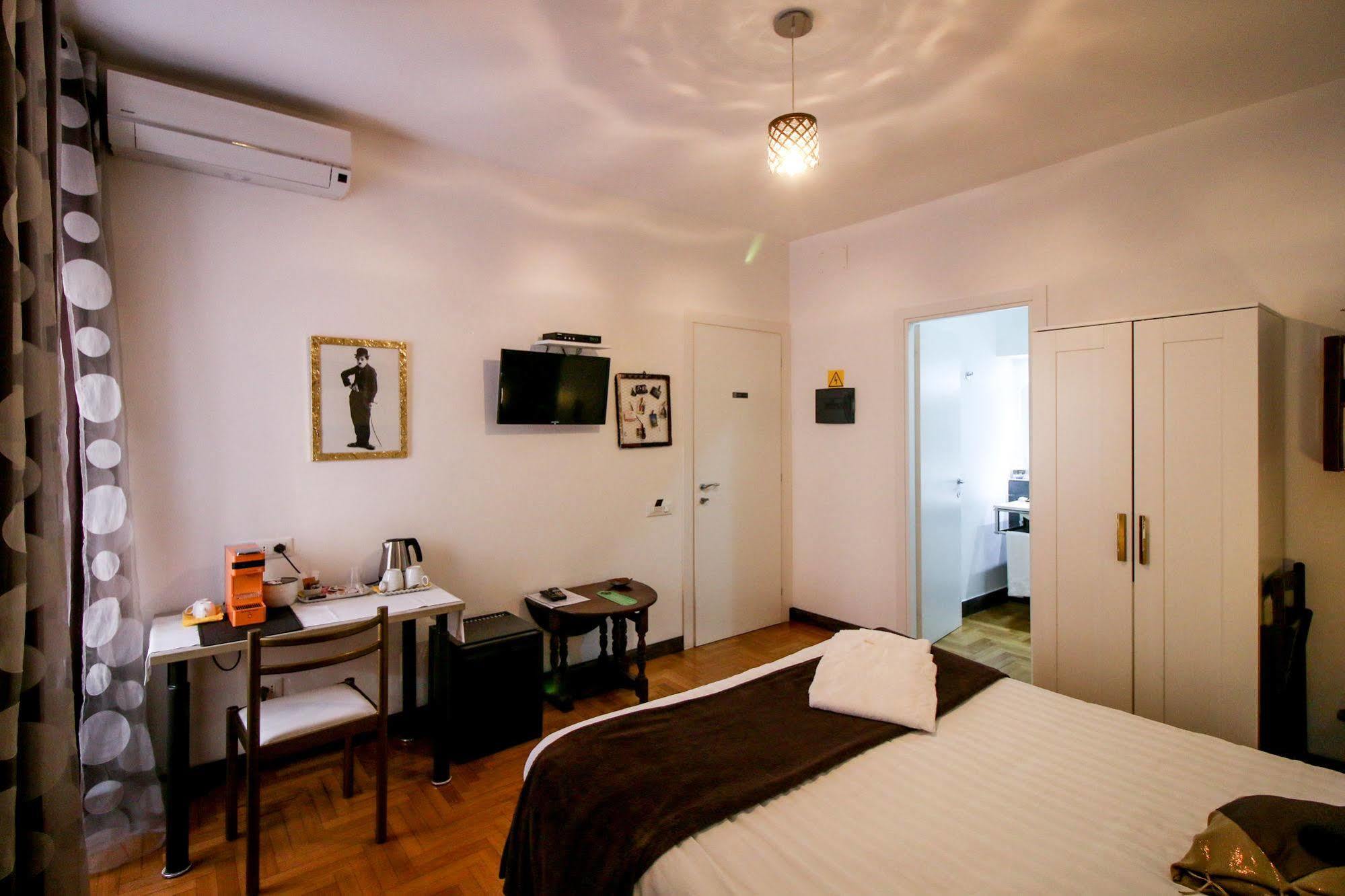 Caroline Rooms Рим Екстериор снимка