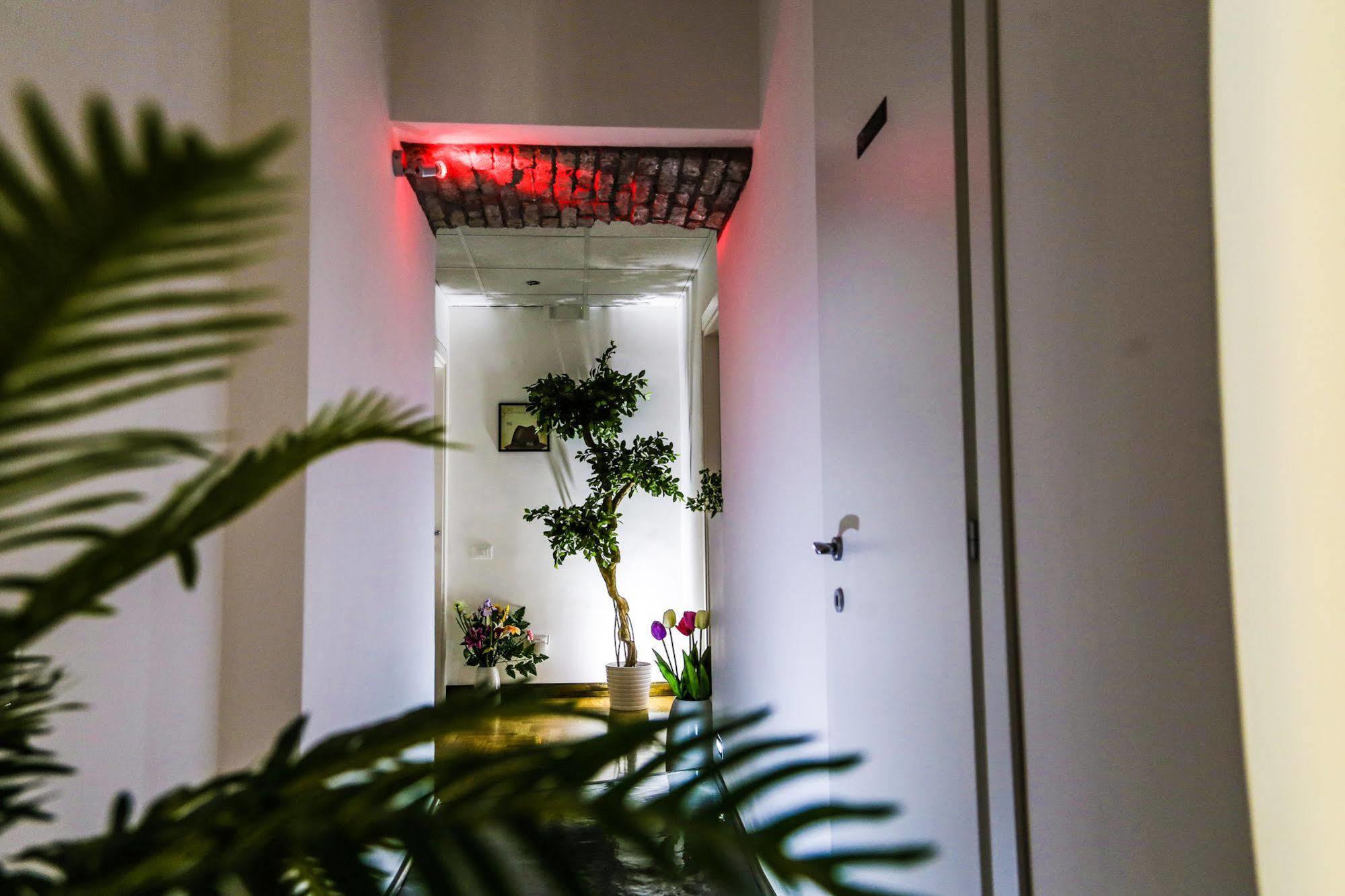 Caroline Rooms Рим Екстериор снимка